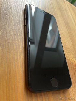 iPhone 2020 SE - 9