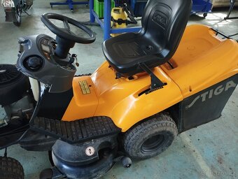 Stiga traktor na travu - 9