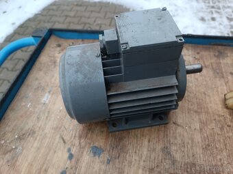 Elektromotor motor 400v 550W 1380ot - 9