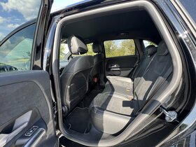 MERCEDES BENZ B250e AMG - 9