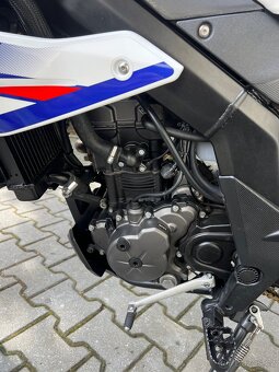 Aprilia sx 125 supermoto - 9