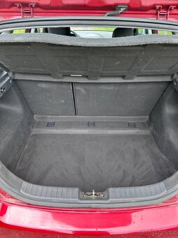 HYUNDAI i30 1.4 i, 115 TIS KM, 1 MAJITEL PO ROZVODECH A STK - 9
