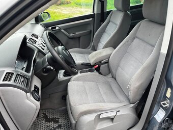 VW Touran 2.0 TDI - 9
