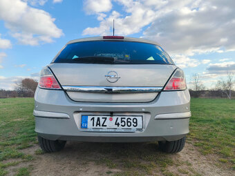 Opel Astra H 1.4 66kW benzín, 2008 - 9