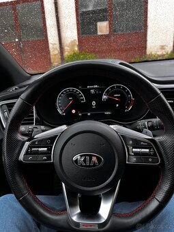 KIA PROCEED GT - 9