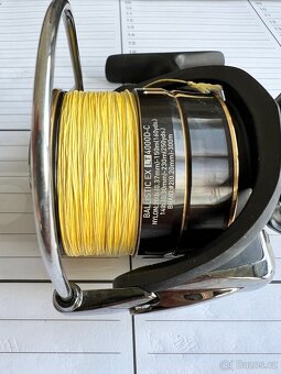 Prodám kvalitní naviják DAIWA Ballistic G LT 4000D-C - 9