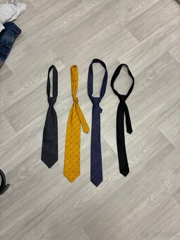 Set oblek, košile, kalhoty, pásek, kravaty 4ks - 9