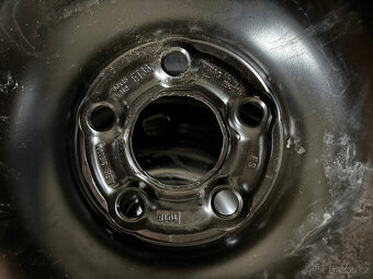 Škoda Rapid kompletní nepoužitá zimní kola 15 - 9