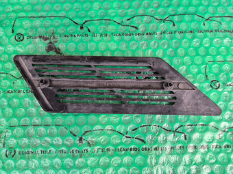 větrací mřížka zadního sloupku levá + pravá Škoda 120 113762 - 9