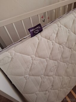 Set postylky, komody + matrace a podložka - 9