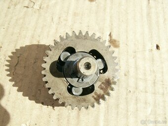 Díly z motoru Babetta typ 210 - 9