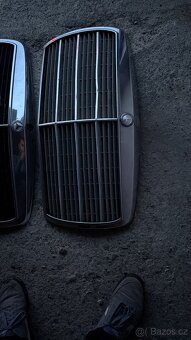 W123 predni maska kapoty - 9