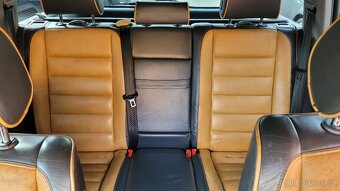 VW Touareg 3,0 TDi 165kW 24v V6 4x4 Individuál - 9