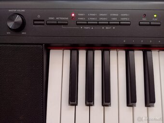 Yamaha NP-32 Midi keyboard 76 kláves ,stojan, padál sluchátk - 9