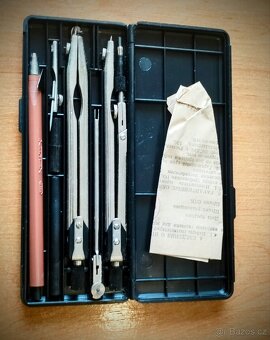 Kalkulačka s logaritmickÿm pravítkem FABER Castell - 9