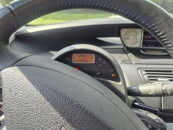 Peugeot 807 - 9