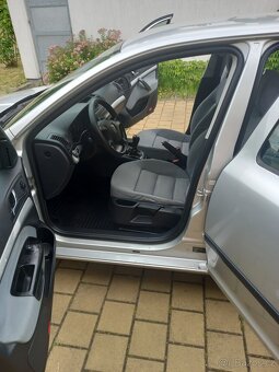 Škoda Octavia  II  2.0TDI  Nová Stk  Klimatizace - 9