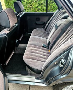 BMW 520i E28-krásný youngtimer pro fanoušky, nebo sběratele - 9