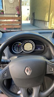 Renault Megane III grand tour - 9