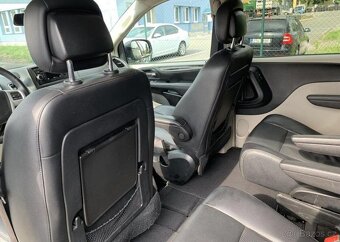 Lancia Voyager 2.8 CRD AUTOMAT 7 MÍST KŮŽE automat 130 kw - 9