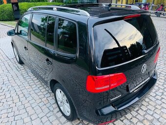 Volkswagen Touran 2.0TDI VÝHŘEV SERVISKA SENZORY PANORAMA - 9