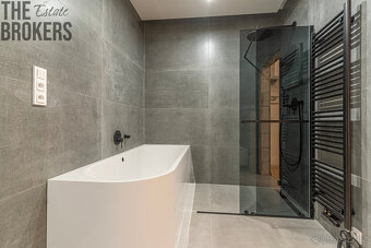 Prodej nadstandardního bytu 3+KK, 105 m² – Pernerova, Karlín - 9