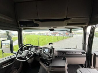 Scania S500 - tahač návěsů s kompresorem - 9