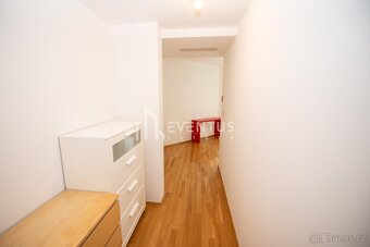 Pronajem dvoupodlažního bytu 3+kk 129 m2 , Praha 3 - 9
