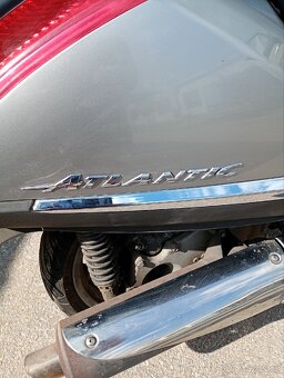 Skútr Aprilia Atlantic 500 - 9