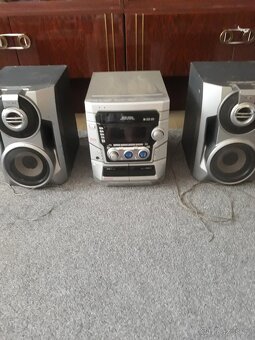 HIFI VĚŽ S REPRODUKTORY ZN. SONY 220 V. - 9