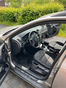 Škoda Octavia 1.6 FSi - 9