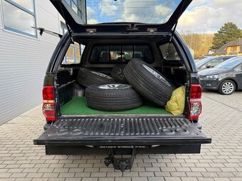 Toyota HILUX 3.0 4x4 MANUÁL UZÁVĚRKA NAVIJÁK - 9