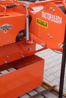 Štěpkovač WC-8 za traktor,  spolehlivý pomocník na dřevo - 9