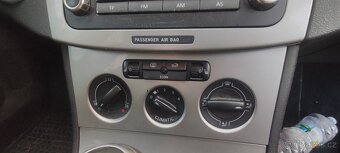 VW Passat B6 combi - 9