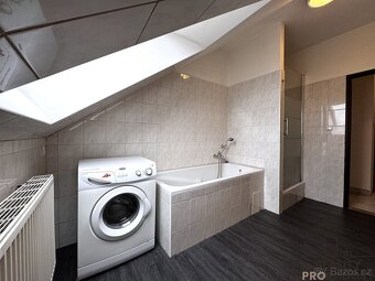 Pronájem prostorného podkrovního bytu 3+1 v Hodoníně – ulice - 9