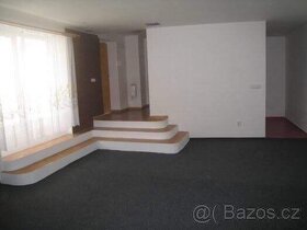 Činžovní dům s 6 byty Slaný centrum, nová okna a střecha - 9