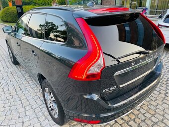 Volvo XC60 2.4D5 4x4 MANUÁL FACELIFT KŮŽE NAVI SENZORY - 9