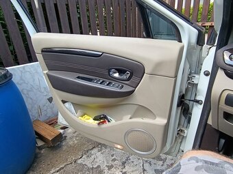 Renault grand Scénic - 9
