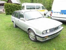 BMW E30 Touring 316i benzin, 1 majitel najeto jen 99 000 km. - 9