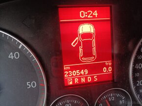 Volkswagen Touran - 9