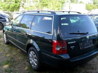 Volkswagen Passat 1.6i - 9