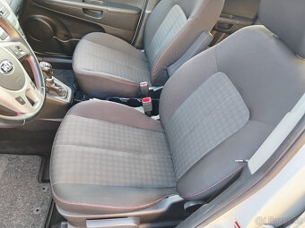 Kia Venga 2018, 1.6i najeto 76000km, park. senzory, tažné - 9