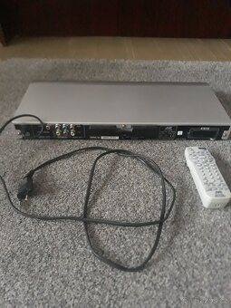 DVD PŘEHRAVAČ ZN. JVC S OVLADAČEM 220 V. - 9