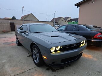 Dodge Challenger - 9