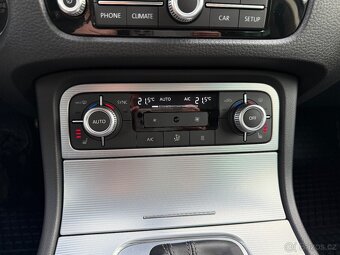 Volkswagen Touareg 3.0 TDI 4MOTION Rline - 9