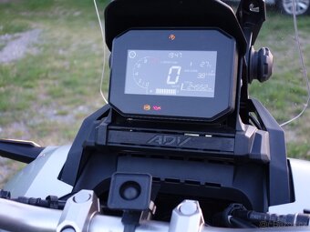 Honda ADV 350 - 9