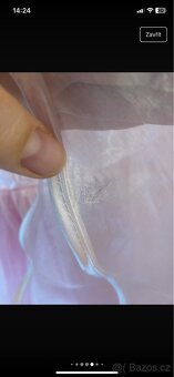 Korzetové růžové společenské šaty s růžičkami - 9