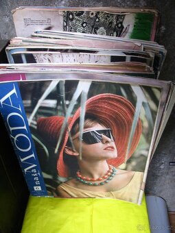 STAROŽITNÉ MODNÍ ČASOPISY - české i německé - 9