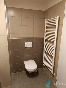 Pronájem, byt 1+kk, 37m2, balkón 6m2, sklep, Husova tř., okr - 9