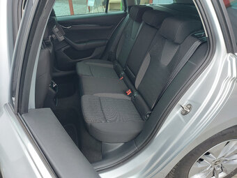Škoda Octavia 2,0 TDI Style Ful LED S.KNIHA - 9